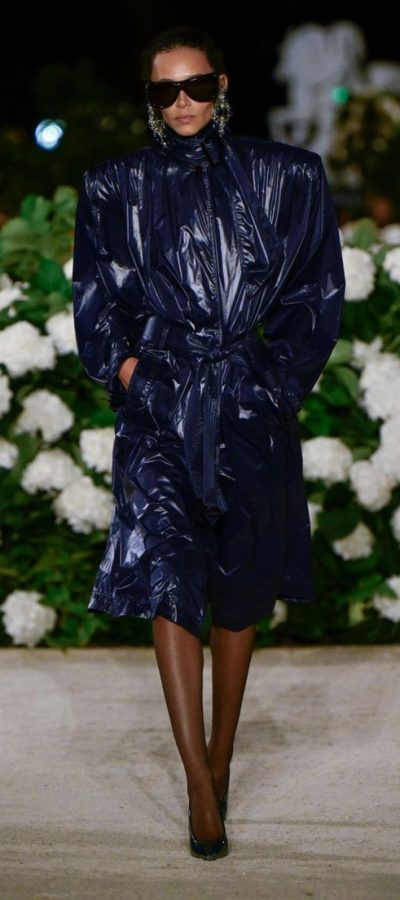 Saint Laurent Spring 2026 Ready-to-Wear Runway…